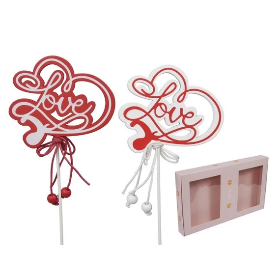Szív „Love” felirattal fa betűzős piros, fehér 7,5×6,5 cm (12 db)