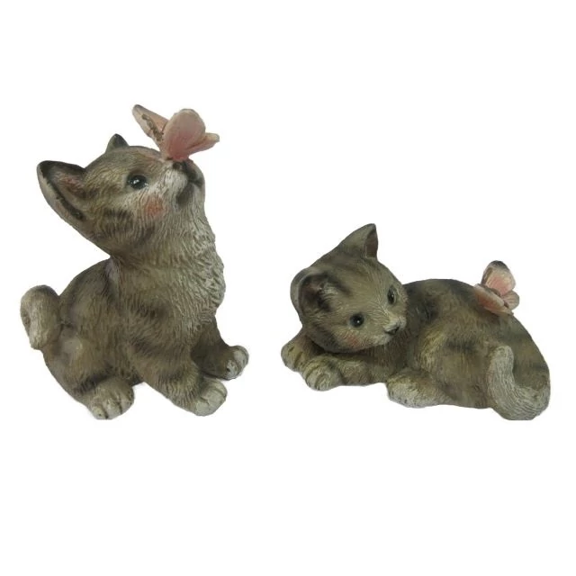 Fekvő, ülő cica, lepkével, poly, szürke, barna, 4,5x3,5x5,5 cm, 2 féle